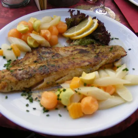 Zum Achten Himmel בית הארחה 3*